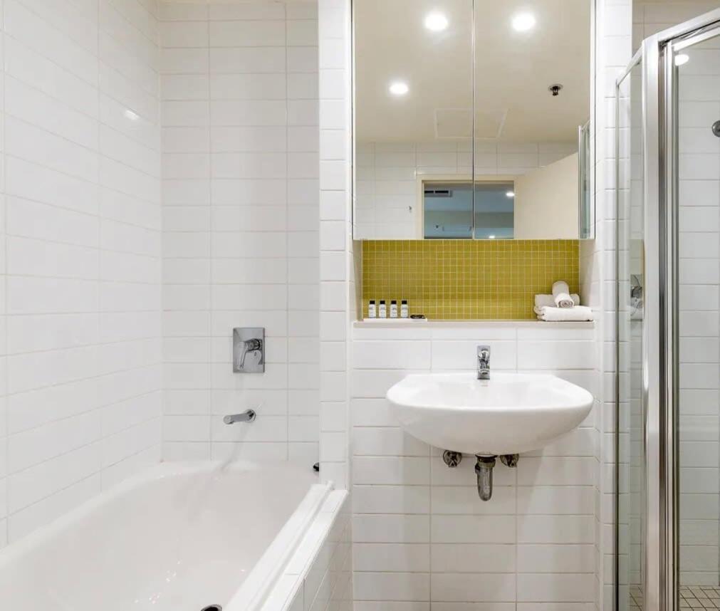 Glenelg Oasis, Pool, Gym, Spa & Sauna, Free Parking, City Views מראה חיצוני תמונה
